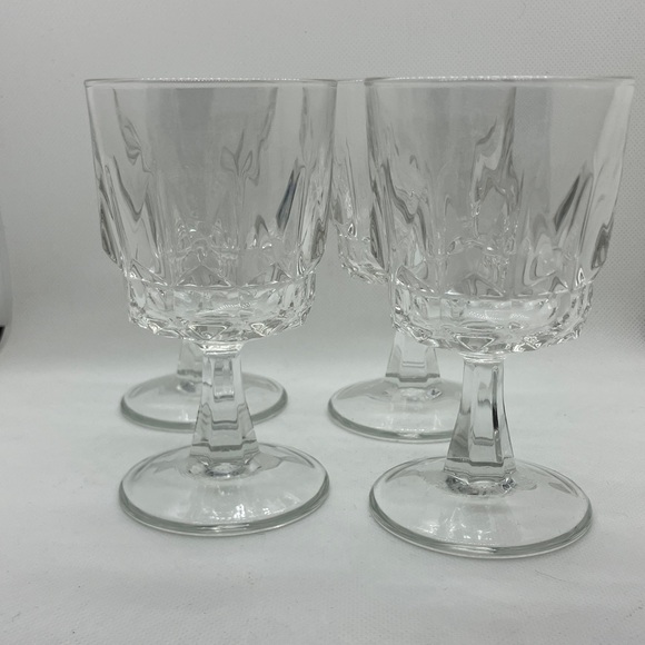 Arcoroc France Vintage set of 4 wine glasses - Picture 1 of 4